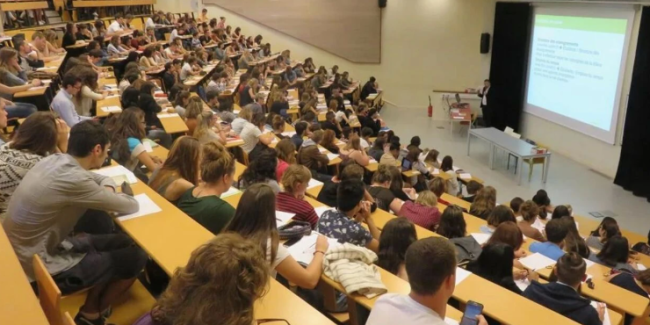 universite-ogrencileri.png