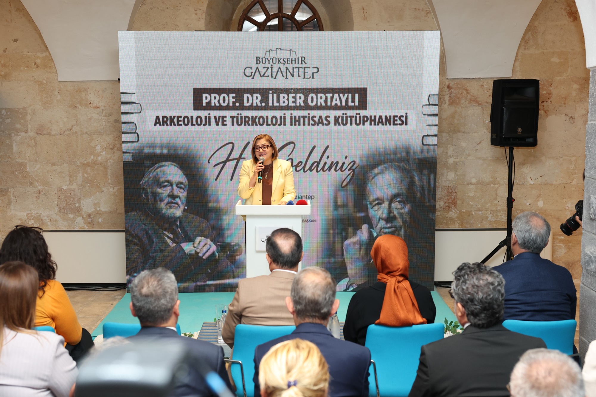 prof-dr-ilber-ortayli-arkeoloji-ve-turkoloji-ihtisas-kutuphanesinin-acilis-programi-yapildi-4.jpeg