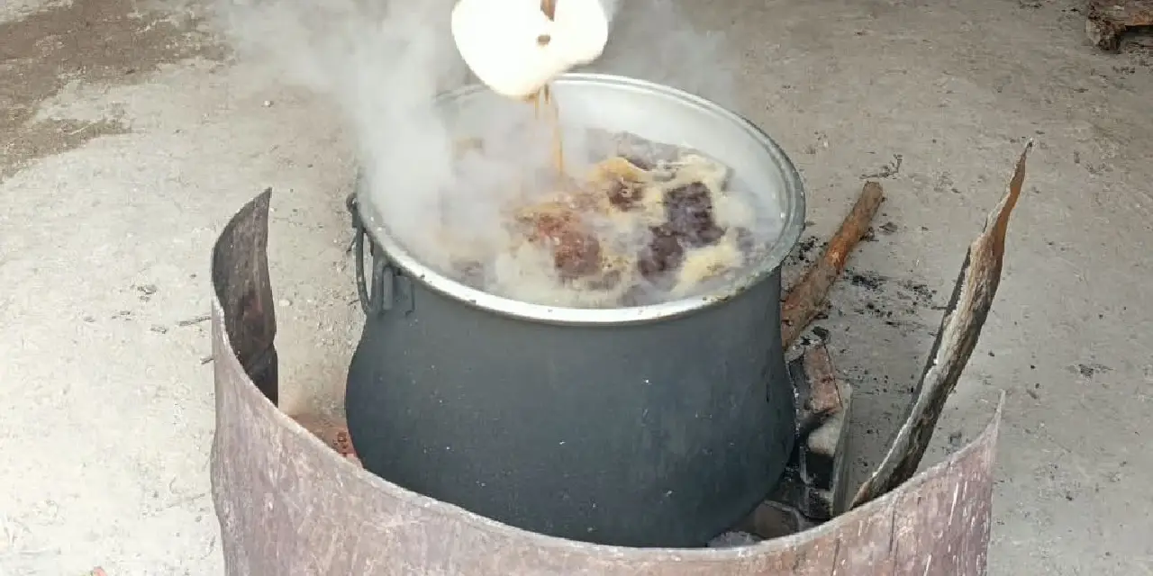 kislik-pekmez-kazanlari-kaynamaya-basladi.webp